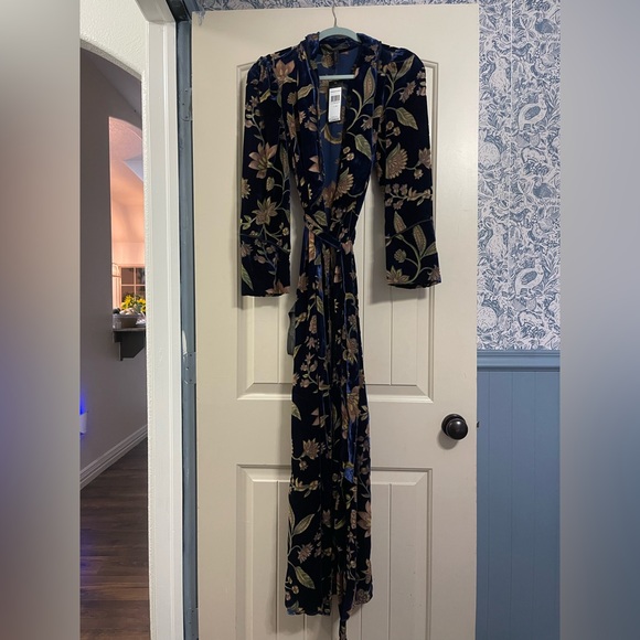 BCBGMaxAzria Navy Floral Velvet Kimono - Picture 1 of 6